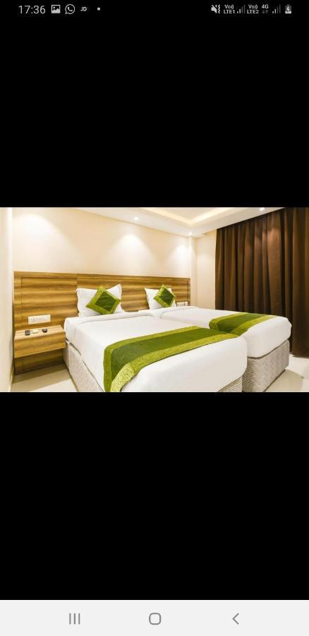 Aval International Hotel Gurgaon Buitenkant foto